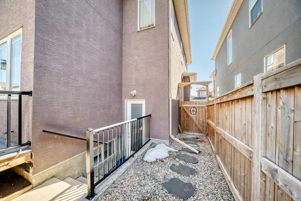 120 Kinniburgh Circle Chestermere AB T1X 0P8