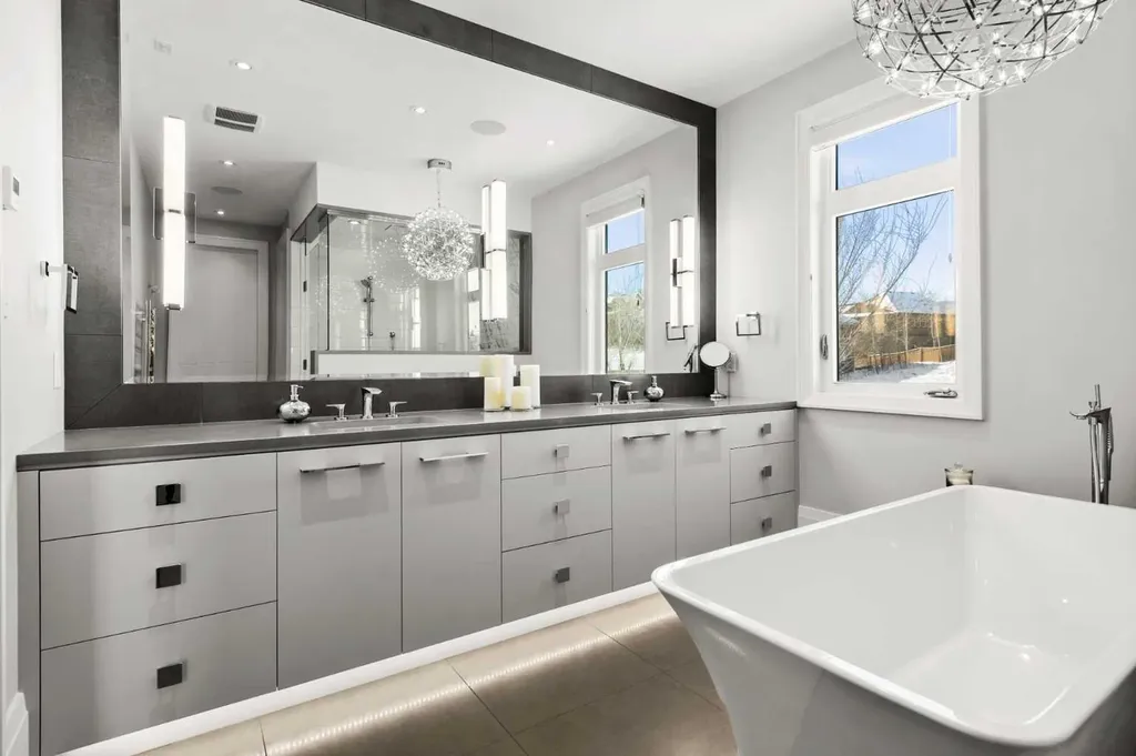 34 Elveden Heights SW Calgary AB T3H 0L1