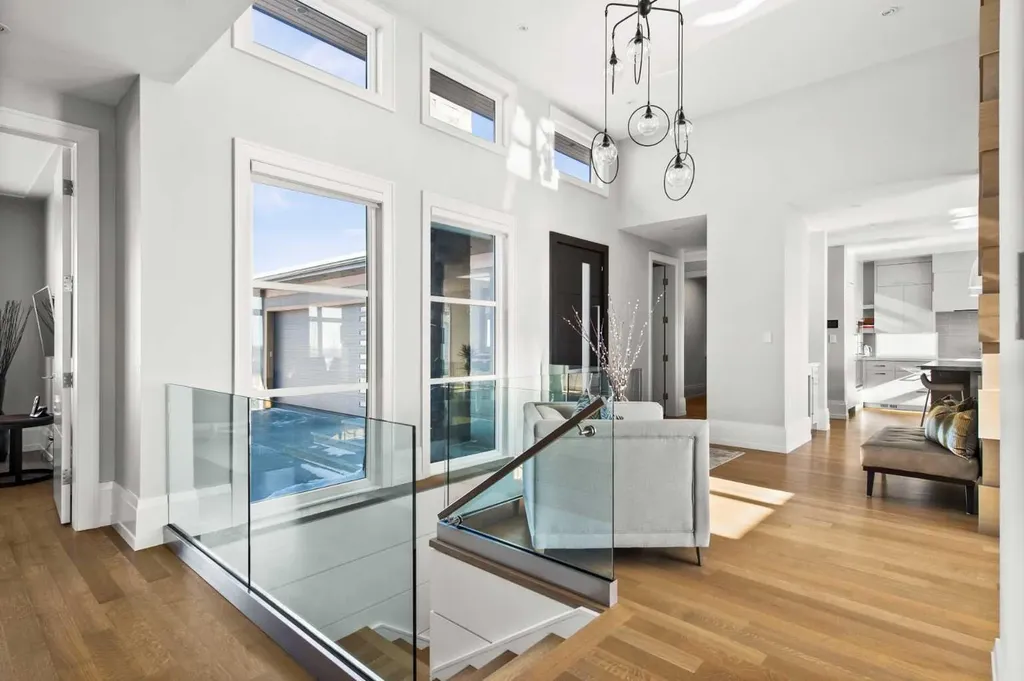 34 Elveden Heights SW Calgary AB T3H 0L1