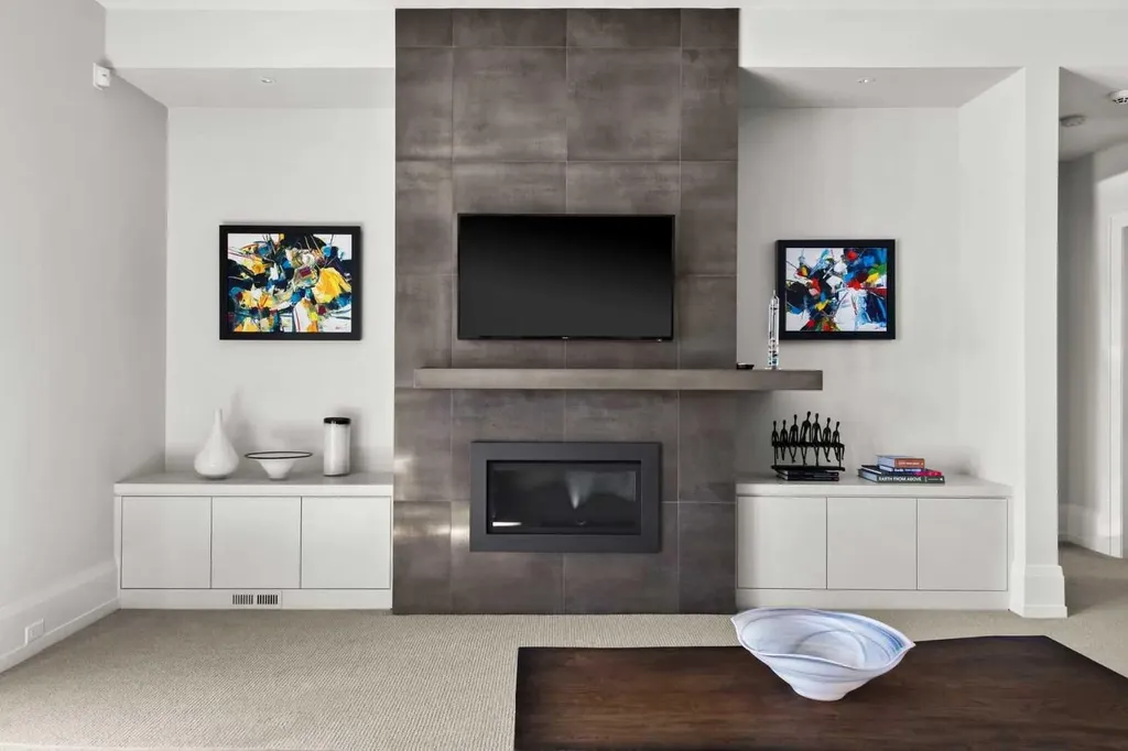 34 Elveden Heights SW Calgary AB T3H 0L1