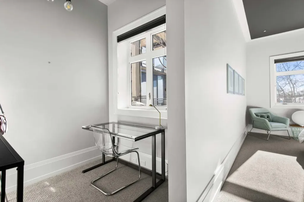 34 Elveden Heights SW Calgary AB T3H 0L1