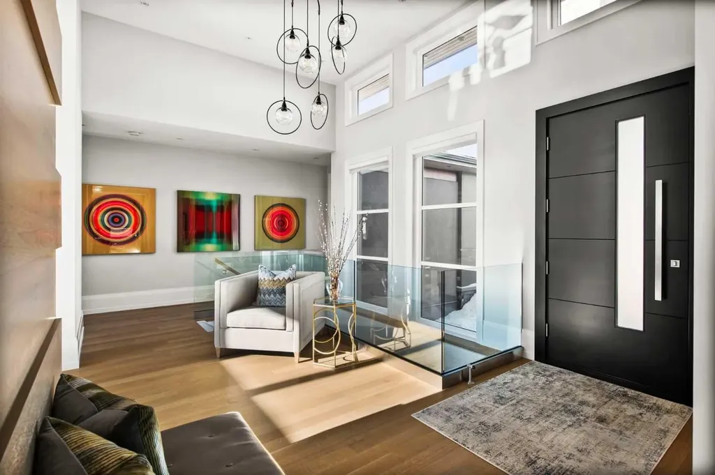 34 Elveden Heights SW Calgary AB T3H 0L1