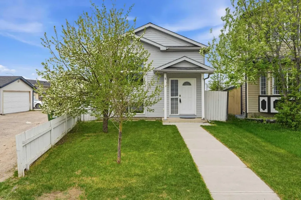 246 Martinvalley Mews NE Calgary AB T3J 4W3