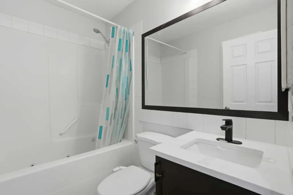 246 Martinvalley Mews NE Calgary AB T3J 4W3