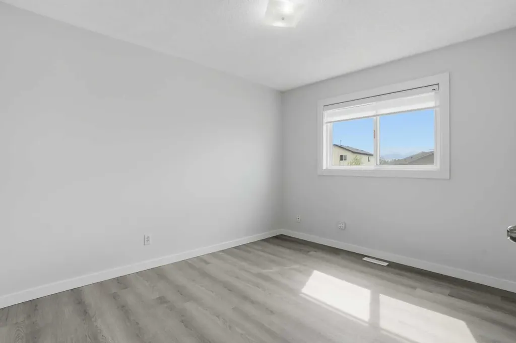 246 Martinvalley Mews NE Calgary AB T3J 4W3