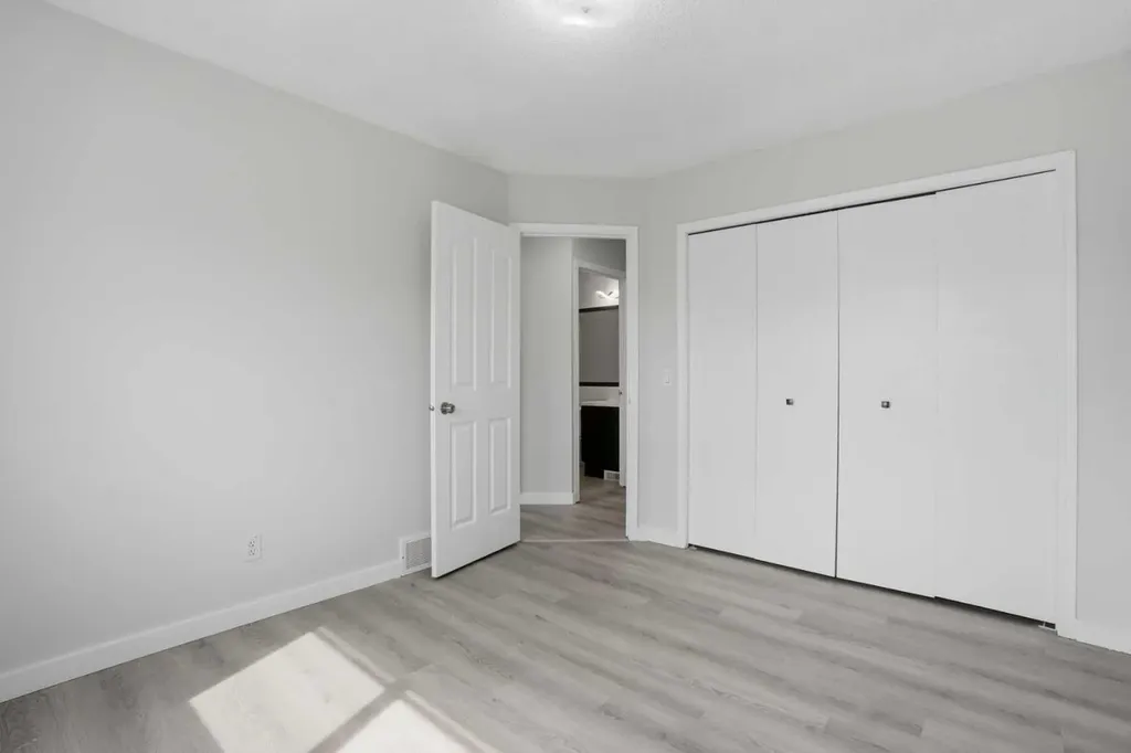 246 Martinvalley Mews NE Calgary AB T3J 4W3