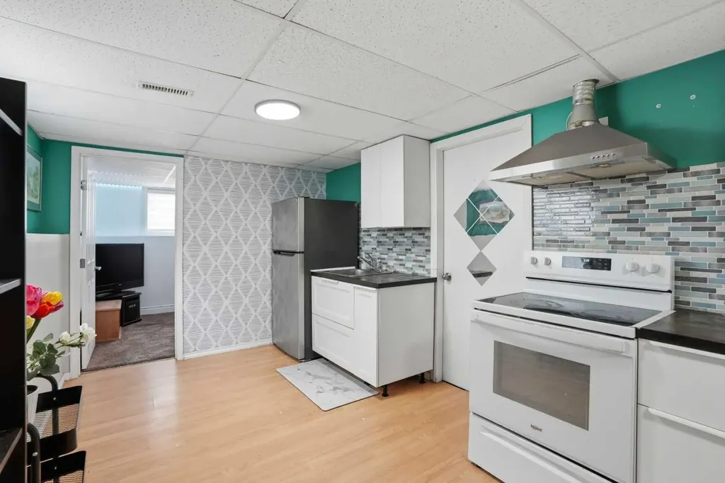 246 Martinvalley Mews NE Calgary AB T3J 4W3
