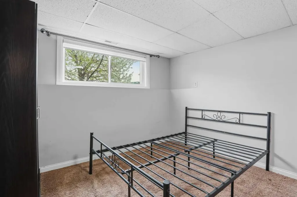 246 Martinvalley Mews NE Calgary AB T3J 4W3
