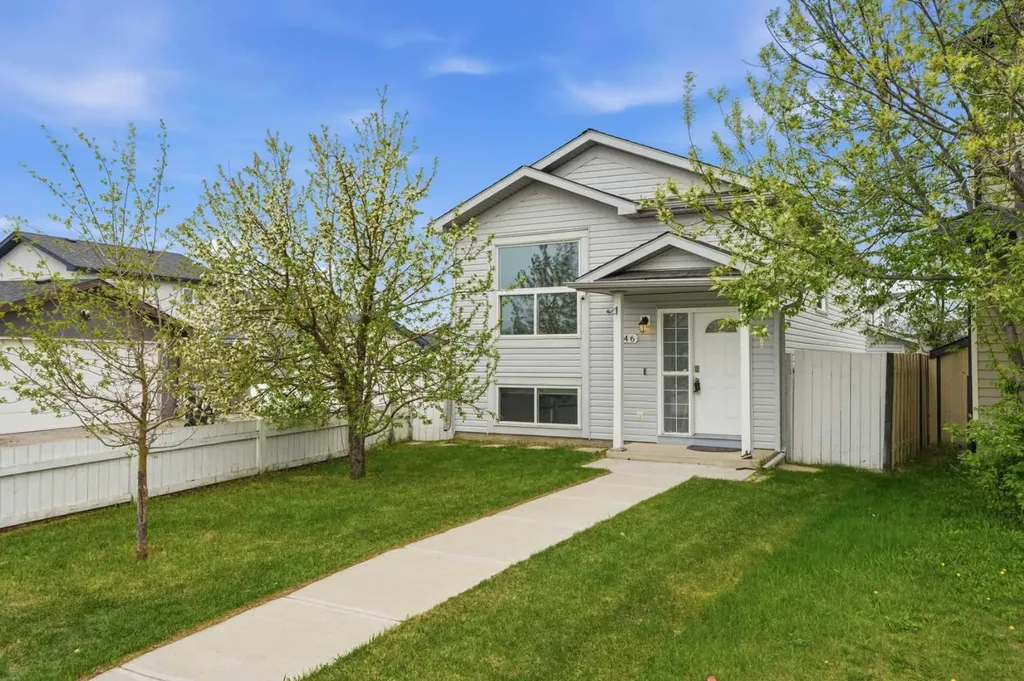 246 Martinvalley Mews NE Calgary AB T3J 4W3