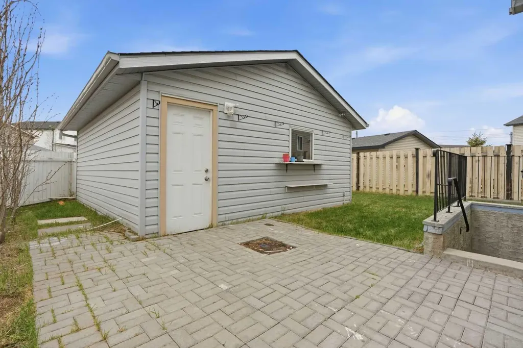 246 Martinvalley Mews NE Calgary AB T3J 4W3