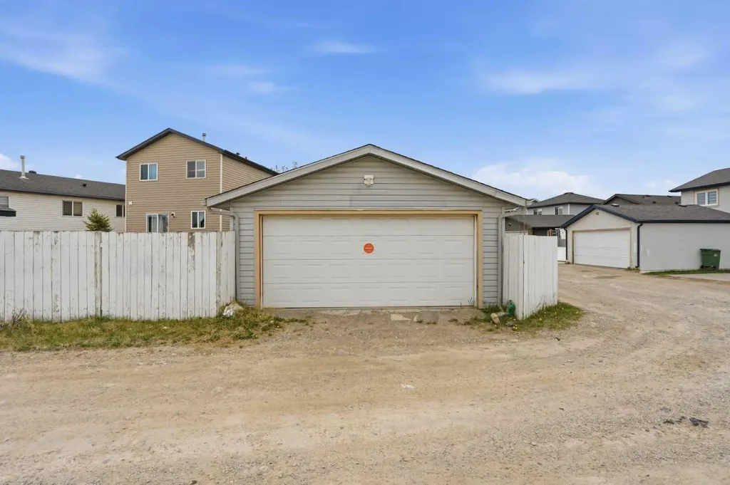 246 Martinvalley Mews NE Calgary AB T3J 4W3