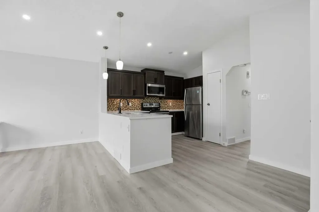 246 Martinvalley Mews NE Calgary AB T3J 4W3