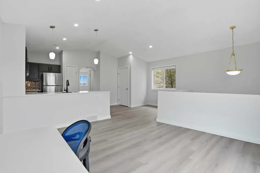 246 Martinvalley Mews NE Calgary AB T3J 4W3