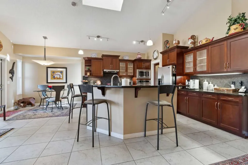 202 Tusslewood Terrace NW Calgary AB T3L 2W5