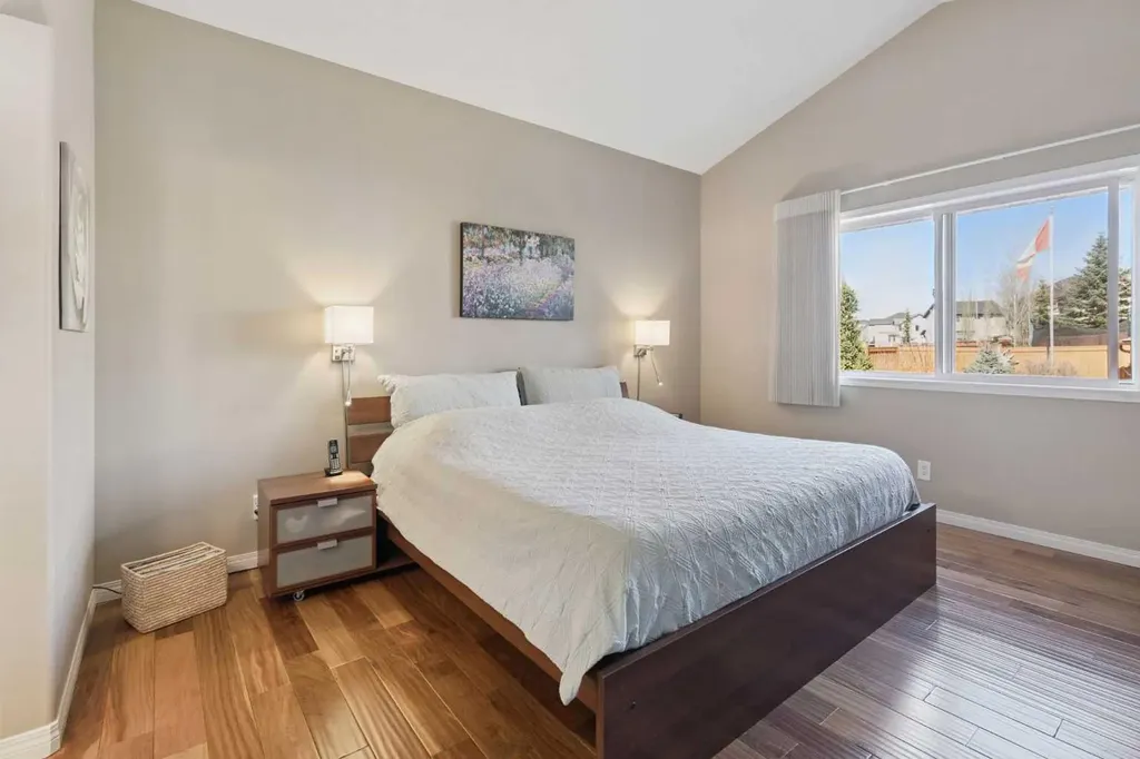 202 Tusslewood Terrace NW Calgary AB T3L 2W5