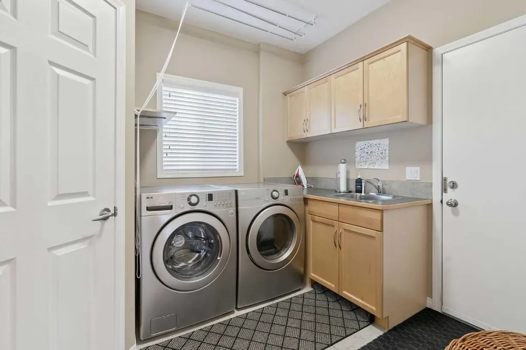 202 Tusslewood Terrace NW Calgary AB T3L 2W5