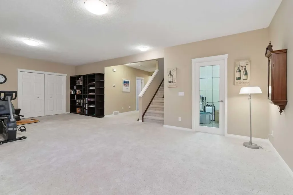 202 Tusslewood Terrace NW Calgary AB T3L 2W5