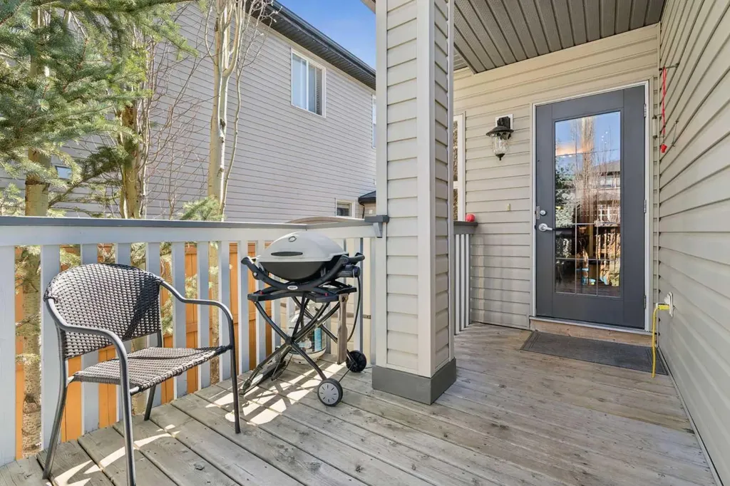 202 Tusslewood Terrace NW Calgary AB T3L 2W5
