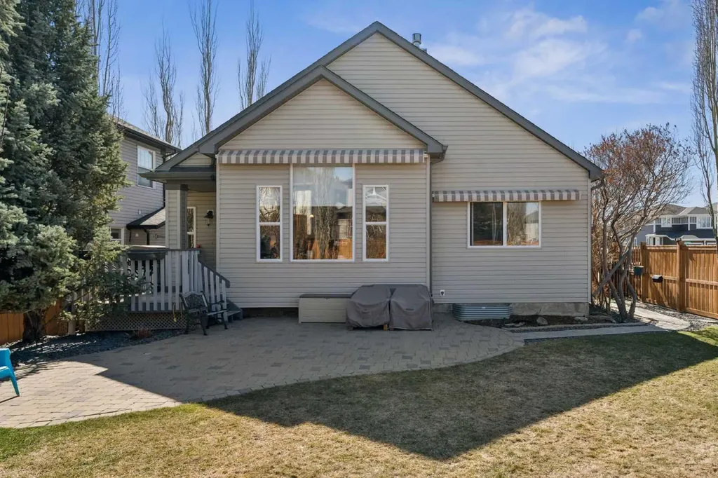 202 Tusslewood Terrace NW Calgary AB T3L 2W5