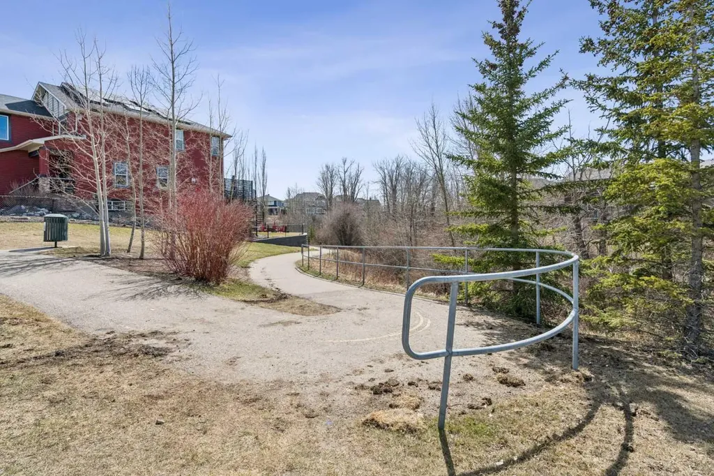 202 Tusslewood Terrace NW Calgary AB T3L 2W5
