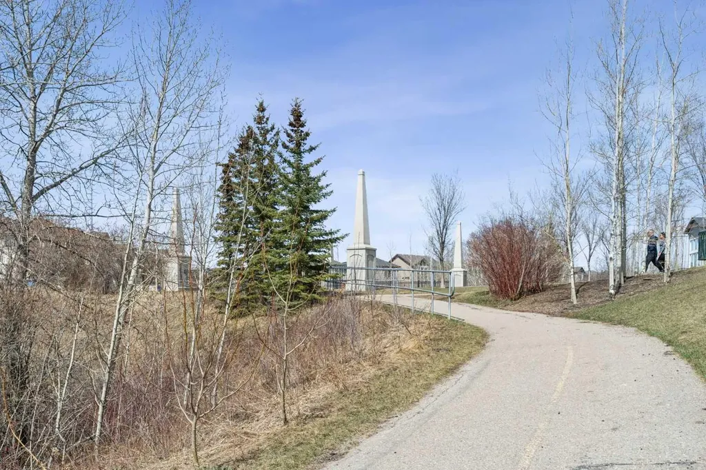 202 Tusslewood Terrace NW Calgary AB T3L 2W5