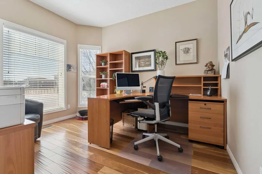 202 Tusslewood Terrace NW Calgary AB T3L 2W5