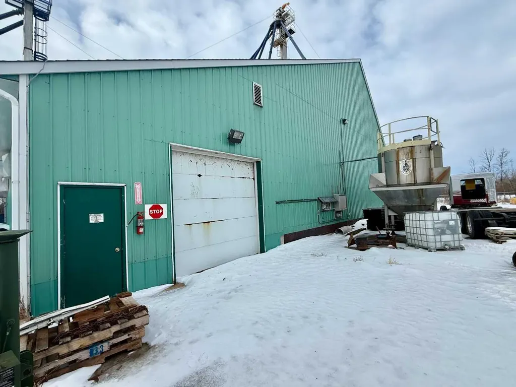 255048 Township Road 424 Rural Ponoka County AB T4J1R6
