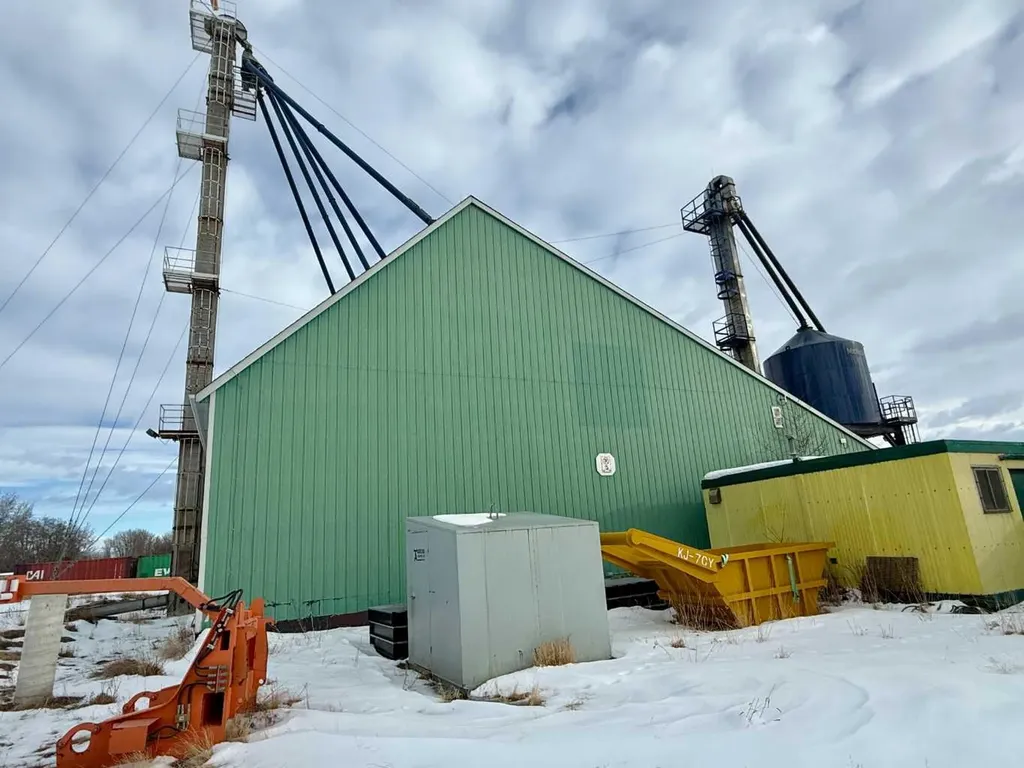 255048 Township Road 424 Rural Ponoka County AB T4J1R6