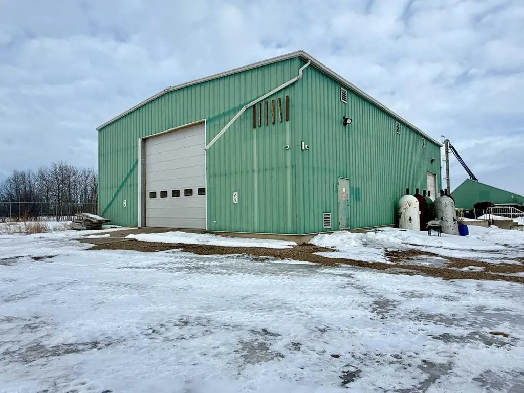 255048 Township Road 424 Rural Ponoka County AB T4J1R6