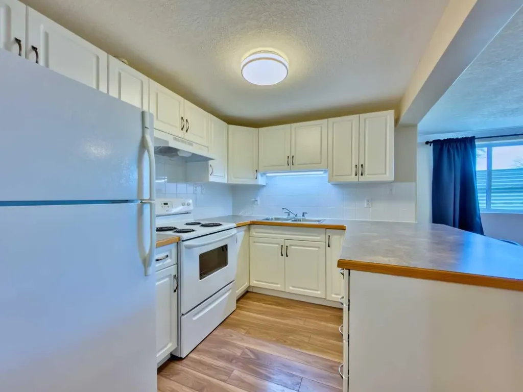 1739 Street Edwards Boulevard N Lethbridge AB T1H1X2