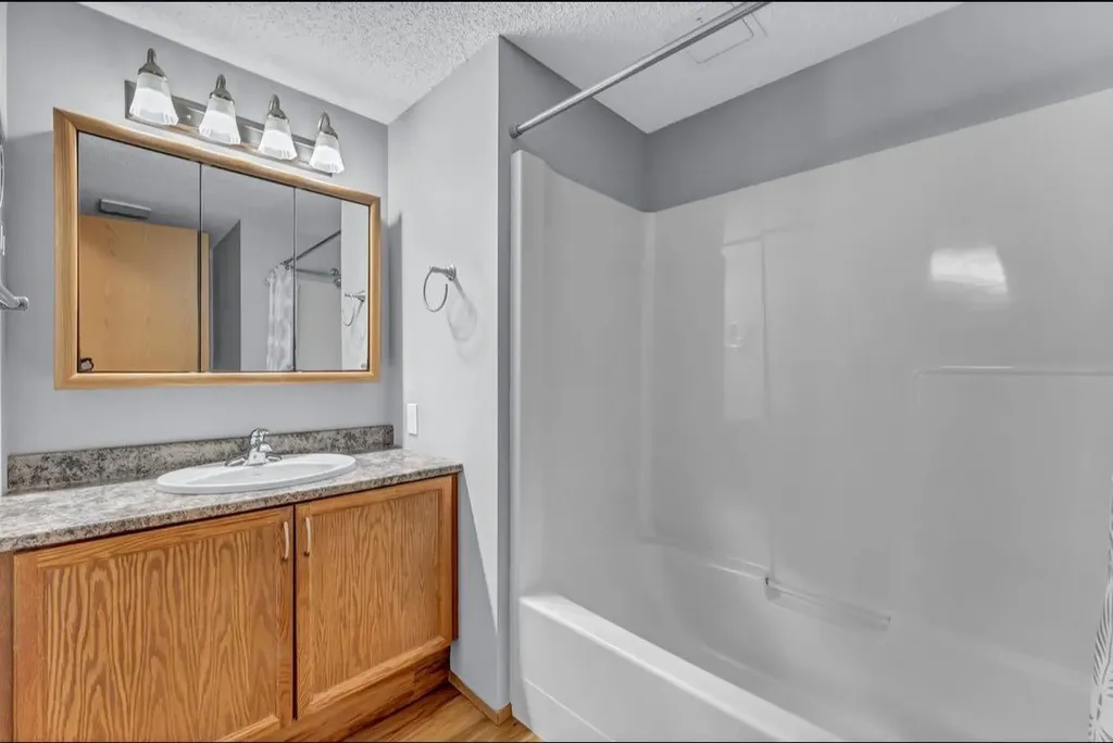 1480 Southveiw Drive SE Medicine Hat AB T1B 3Z3