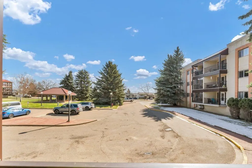 1480 Southveiw Drive SE Medicine Hat AB T1B 3Z3