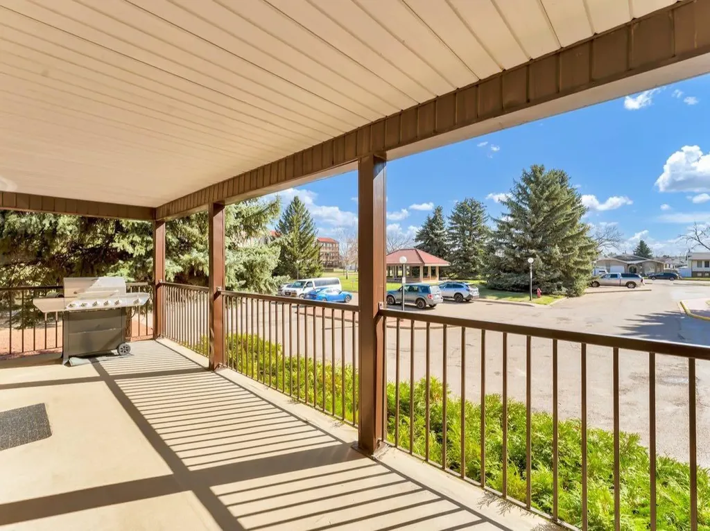 1480 Southveiw Drive SE Medicine Hat AB T1B 3Z3
