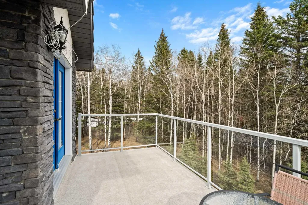 7 Coyote Close Bragg Creek AB T0L 0K0