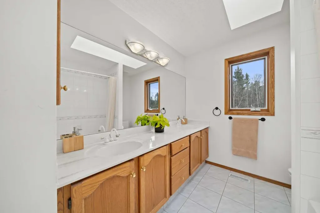 7 Coyote Close Bragg Creek AB T0L 0K0