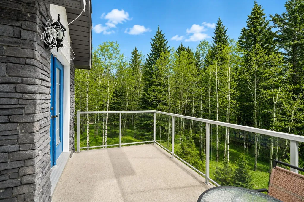 7 Coyote Close Bragg Creek AB T0L 0K0