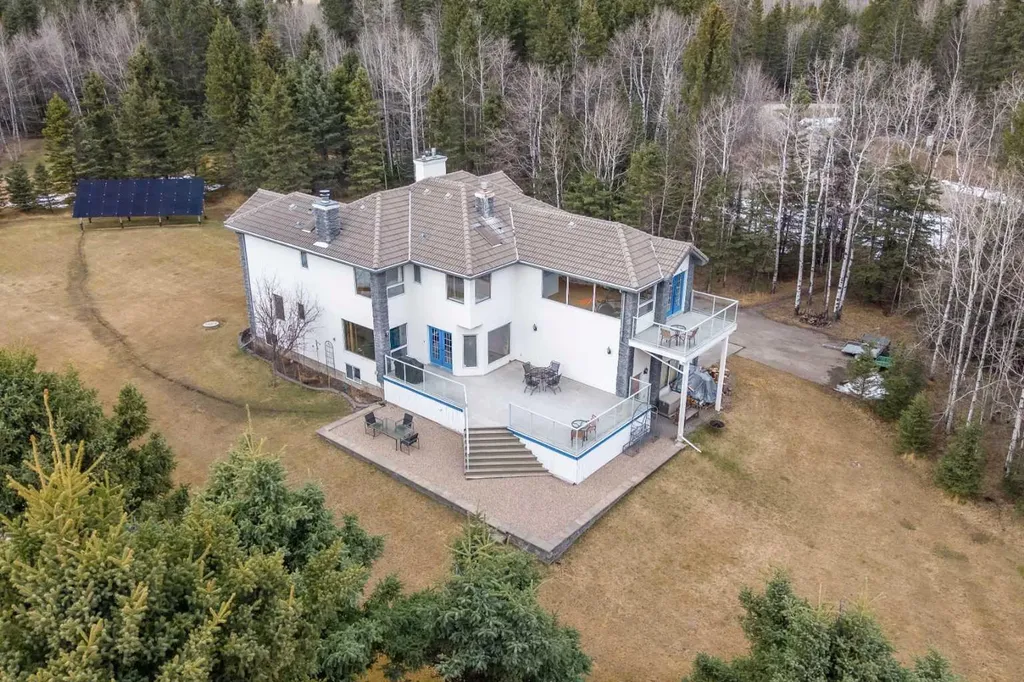 7 Coyote Close Bragg Creek AB T0L 0K0