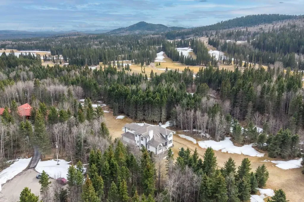 7 Coyote Close Bragg Creek AB T0L 0K0