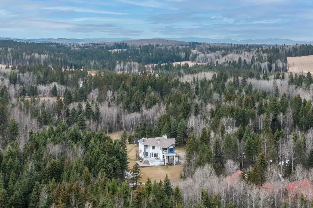 7 Coyote Close Bragg Creek AB T0L 0K0
