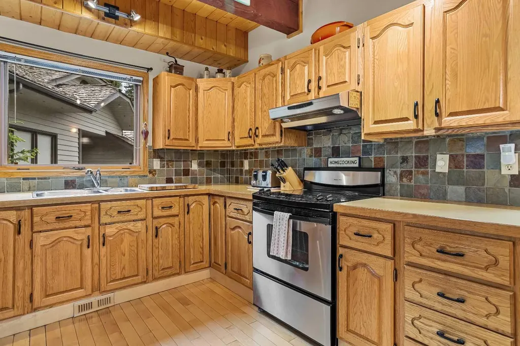 204 Grassi Place Canmore AB T1W2N3