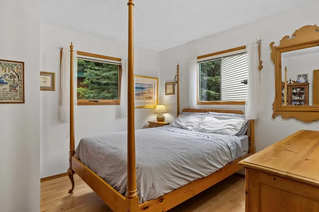 204 Grassi Place Canmore AB T1W2N3