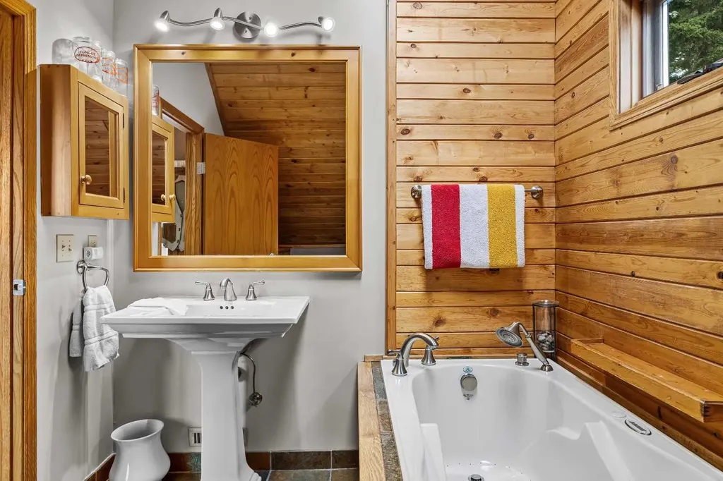 204 Grassi Place Canmore AB T1W2N3
