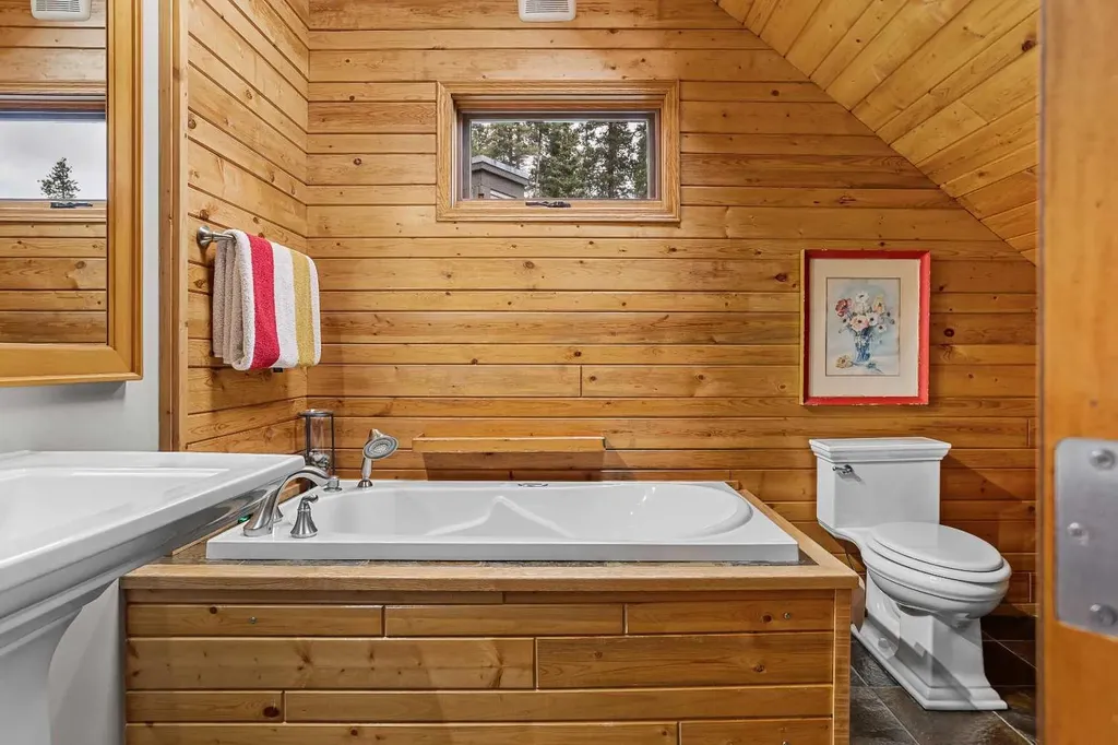 204 Grassi Place Canmore AB T1W2N3