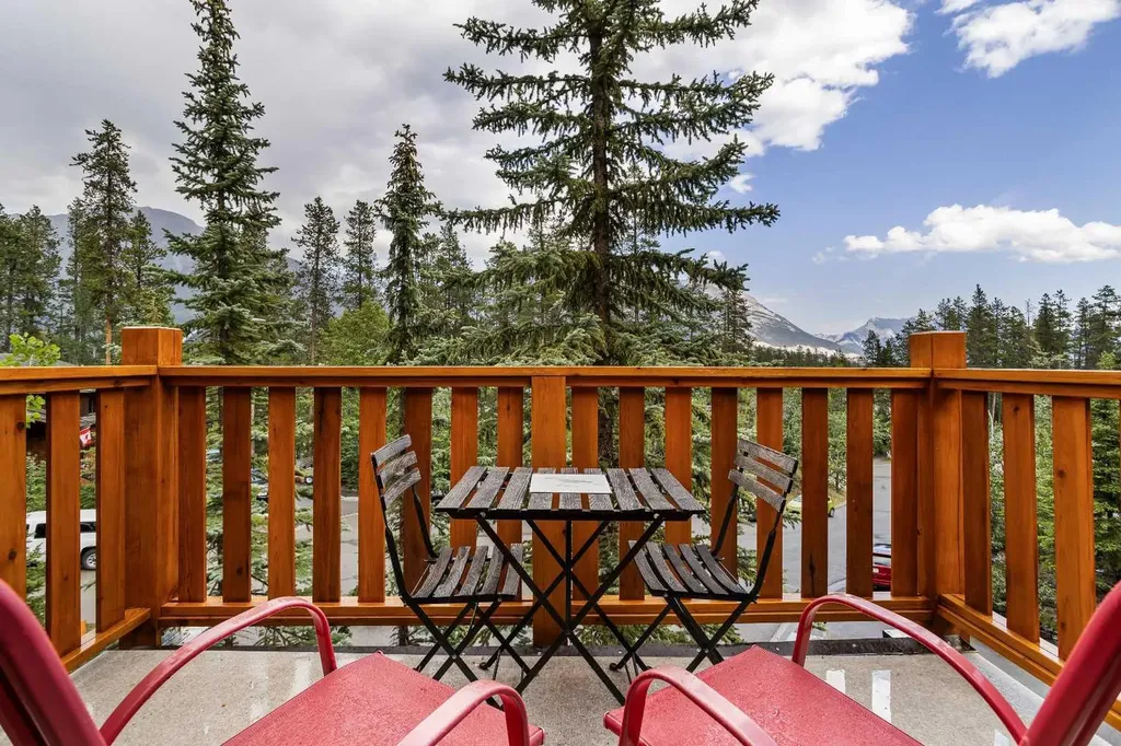 204 Grassi Place Canmore AB T1W2N3