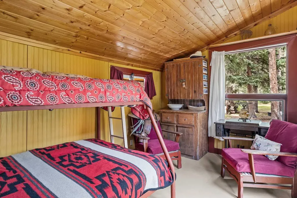 204 Grassi Place Canmore AB T1W2N3