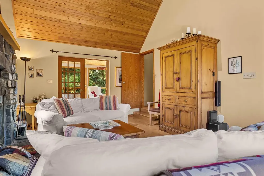 204 Grassi Place Canmore AB T1W2N3