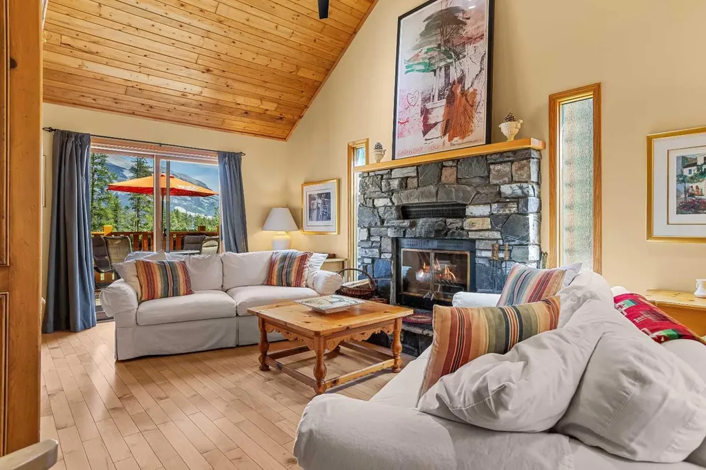 204 Grassi Place Canmore AB T1W2N3