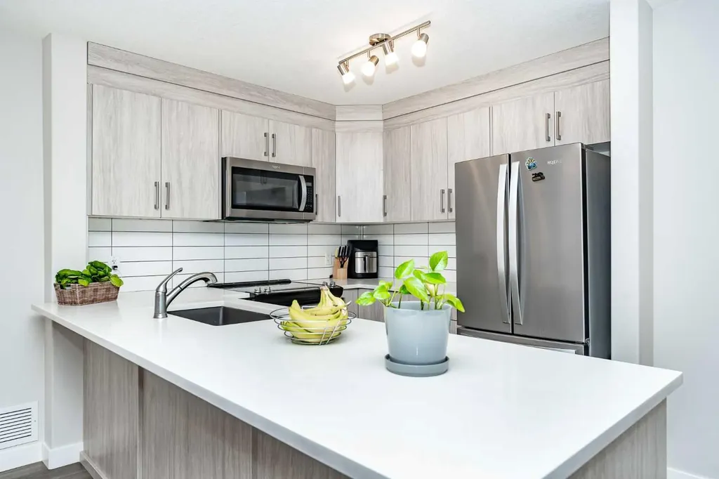 6118 80 Avenue NE Calgary AB T3J 0S6