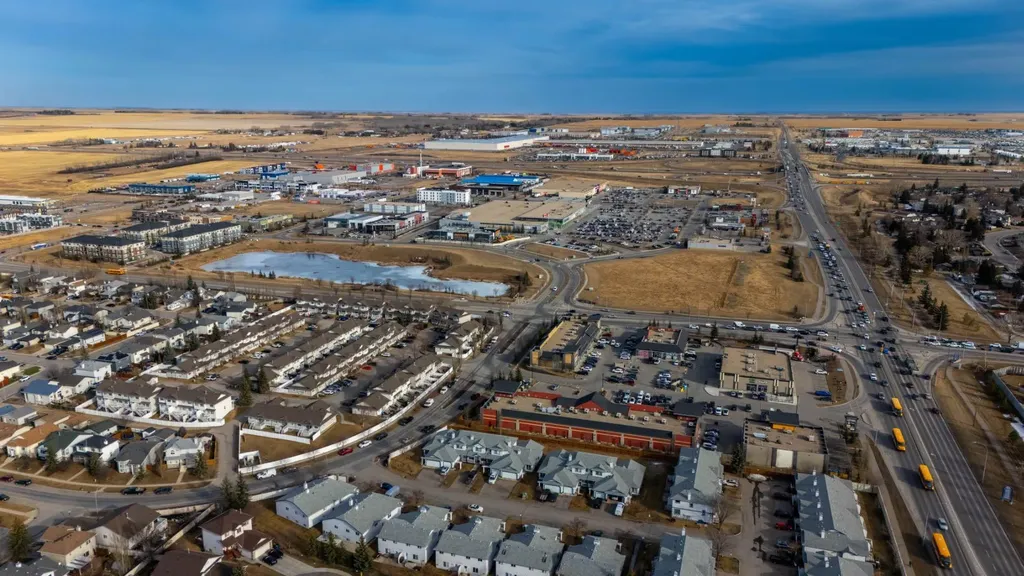 2781 Chinook Winds Drive SW Airdrie AB T4B 3S5