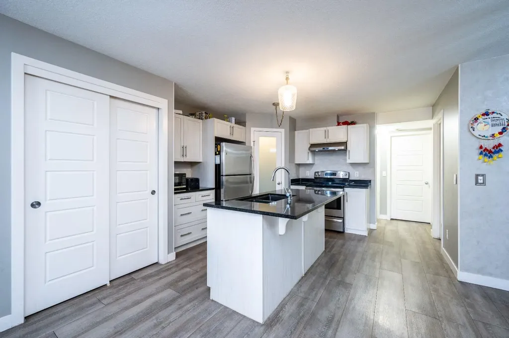 2781 Chinook Winds Drive SW Airdrie AB T4B 3S5